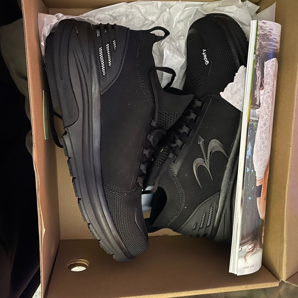 NWB - Women's GDEFY MATeeM Athletic Shoe